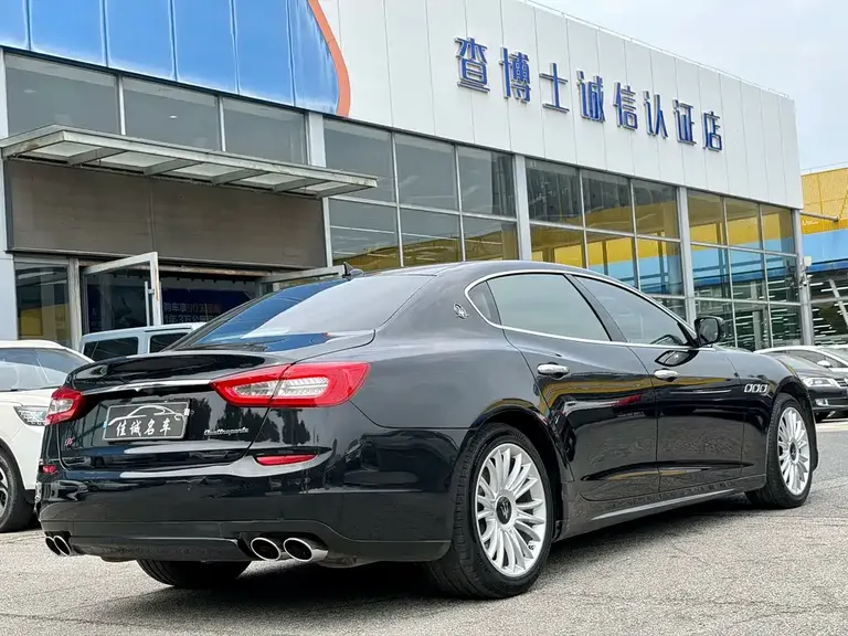 Maserati Quattroporte 3.0 T Standard