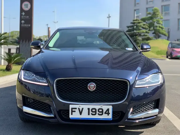 Jaguar XFL XFL 2.0 T 250 PS 2 WD Luxury