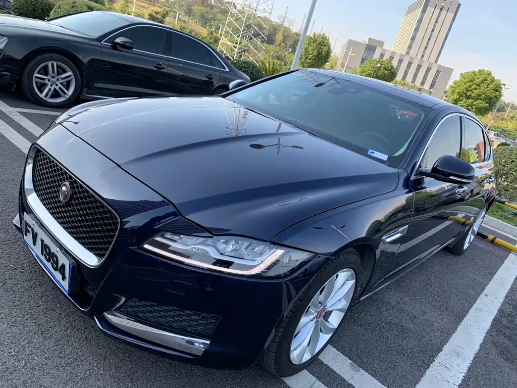 Jaguar XFL XFL 2.0 T 250 PS 2 WD Luxury