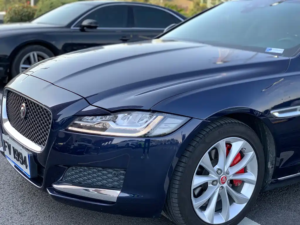 Jaguar XFL XFL 2.0 T 250 PS 2 WD Luxury