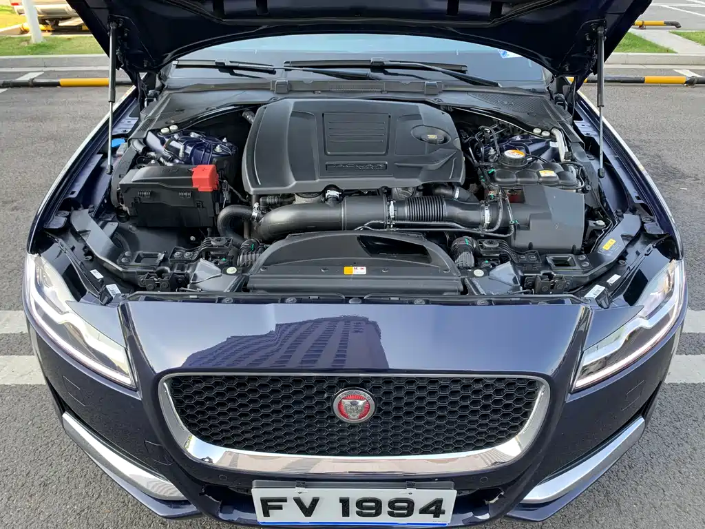 Jaguar XFL XFL 2.0 T 250 PS 2 WD Luxury