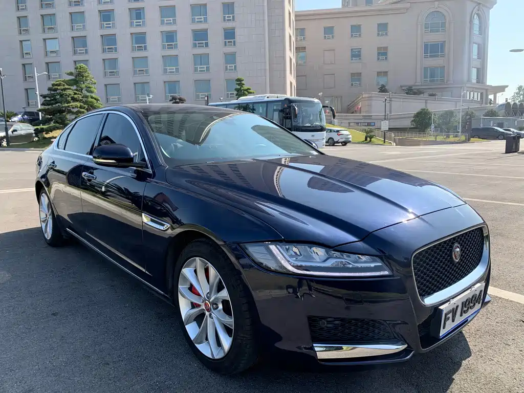 Jaguar XFL XFL 2.0 T 250 PS 2 WD Luxury