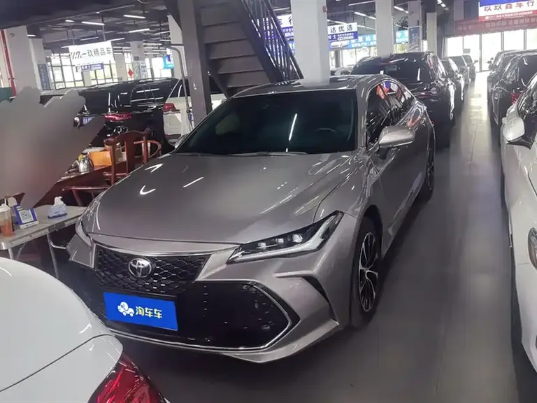 Toyota Avalon 2.5 L Luxury