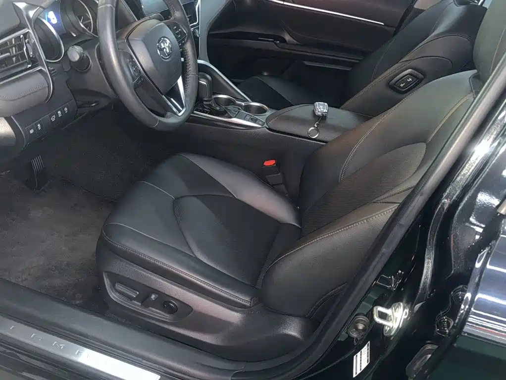 Camry 2.0 G Luxury