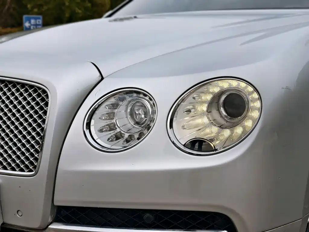 Flying Spur 飞驰 2015款 6.0 T W12 Mulliner