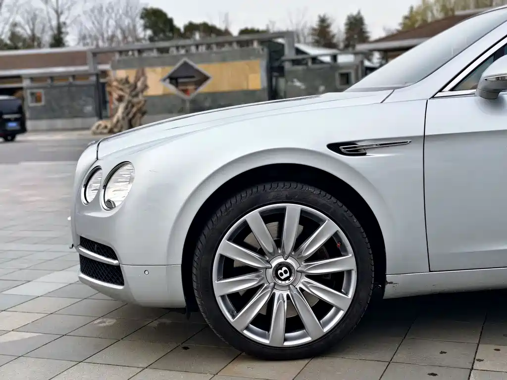 Flying Spur 飞驰 2015款 6.0 T W12 Mulliner