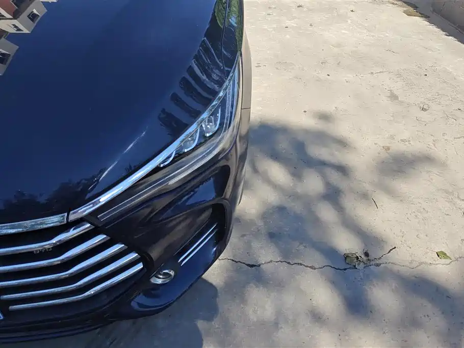 Song MAX 1.5 T Auto Connected Luxury 6-seat