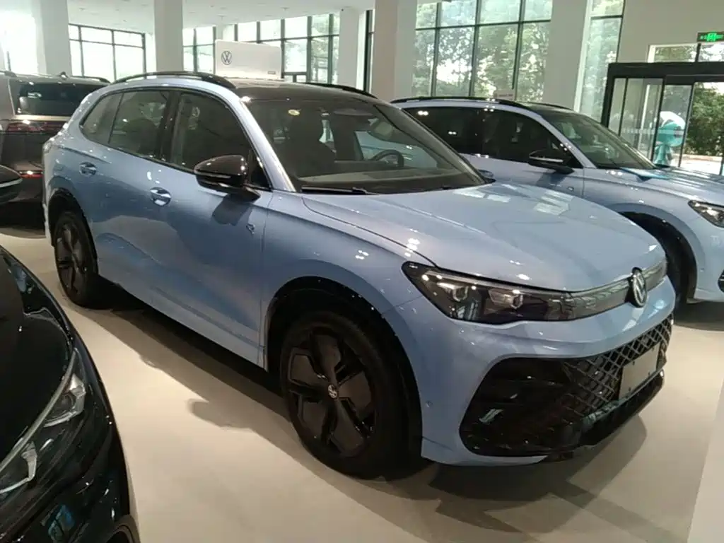Tiguan L PRO 380 TSI 4 WD R-Line Smart Leading