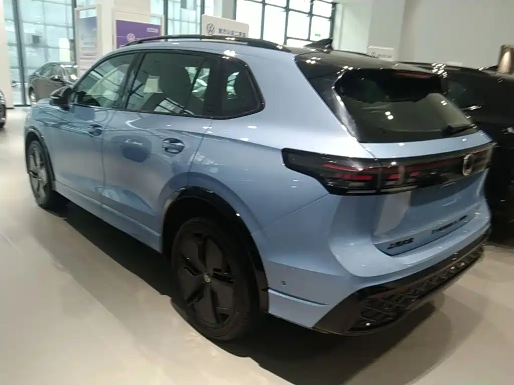 Tiguan L PRO 380 TSI 4 WD R-Line Smart Leading