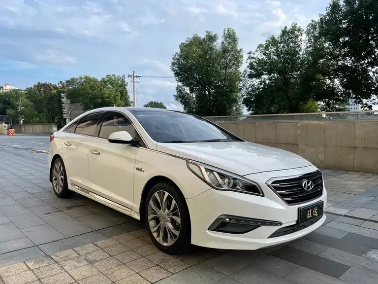 Hyundai Sonata 1.6 T GLX Leading