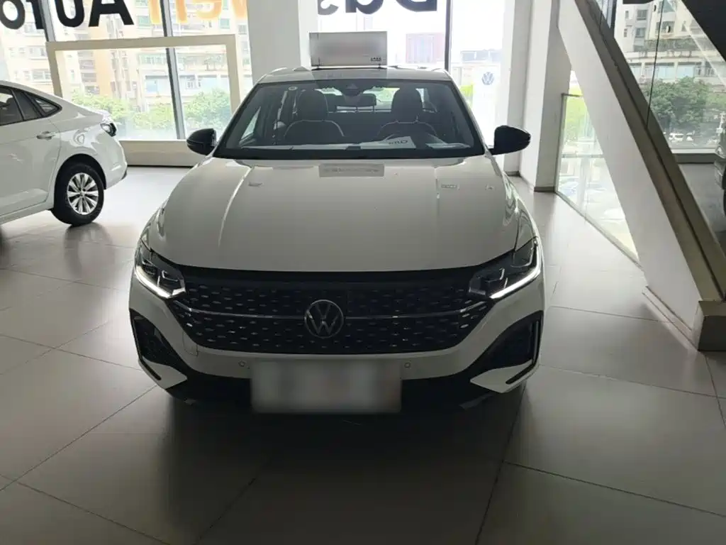 Lavida 300 TSI DSG Starry Sky Leading