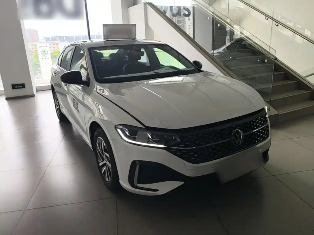 Lavida 300 TSI DSG Starry Sky Leading