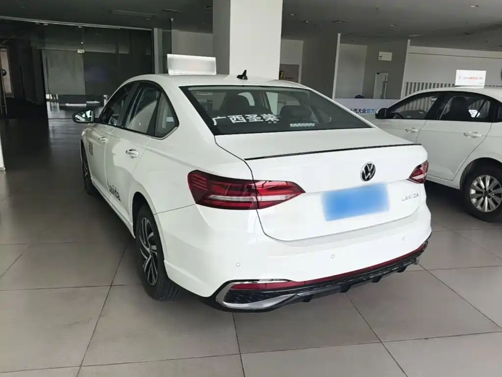 Lavida 300 TSI DSG Starry Sky Leading