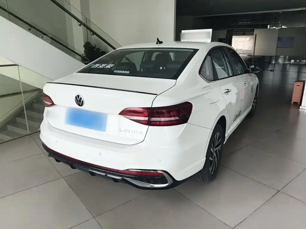 Lavida 300 TSI DSG Starry Sky Leading