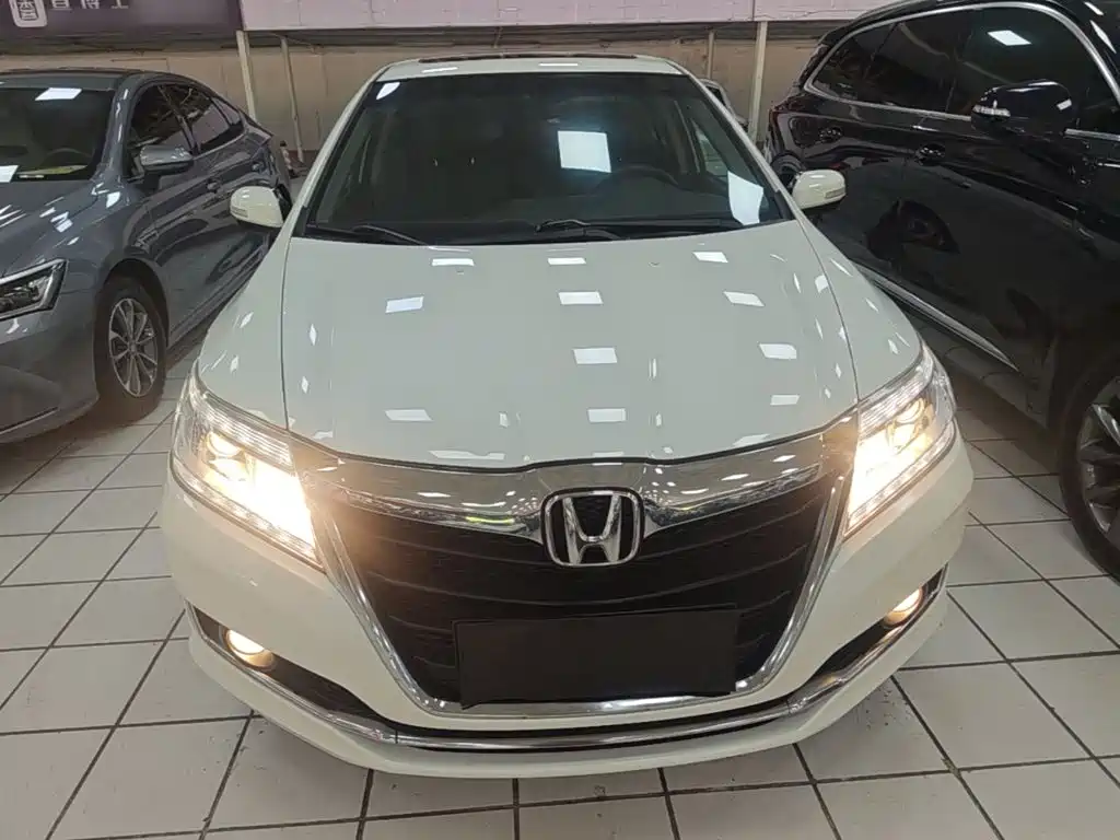 Crider 1.8 L CVT Luxury