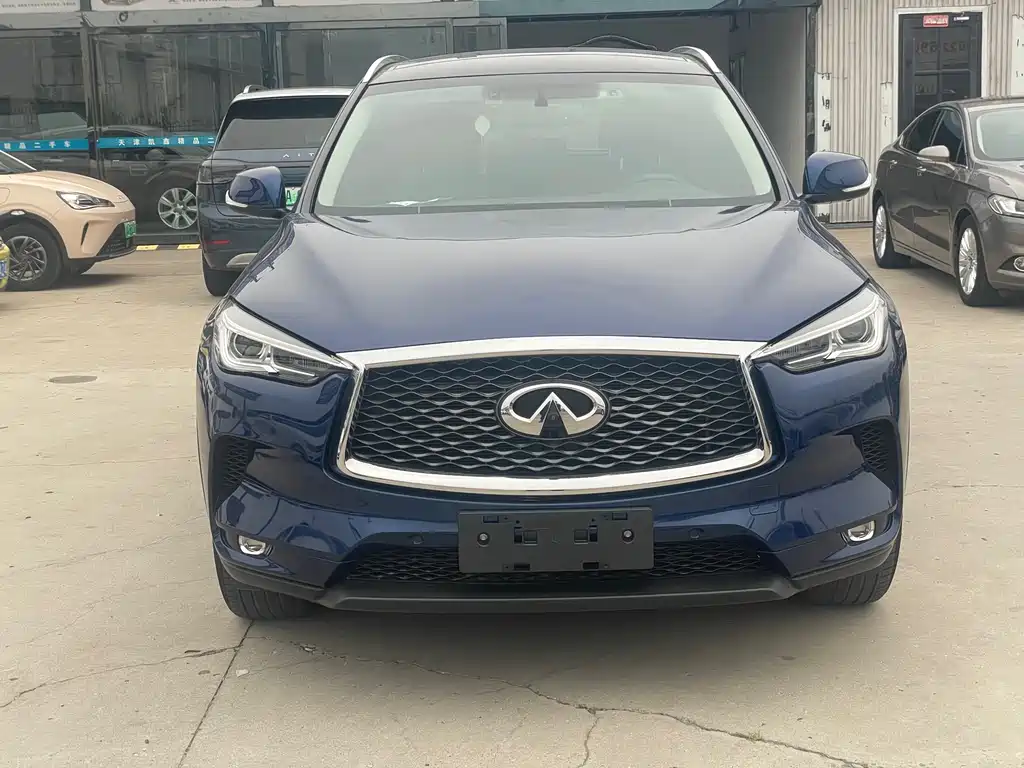 Infiniti QX50 2.0 T 2 WD Fashion