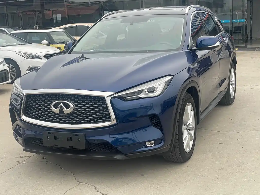 Infiniti QX50 2.0 T 2 WD Fashion