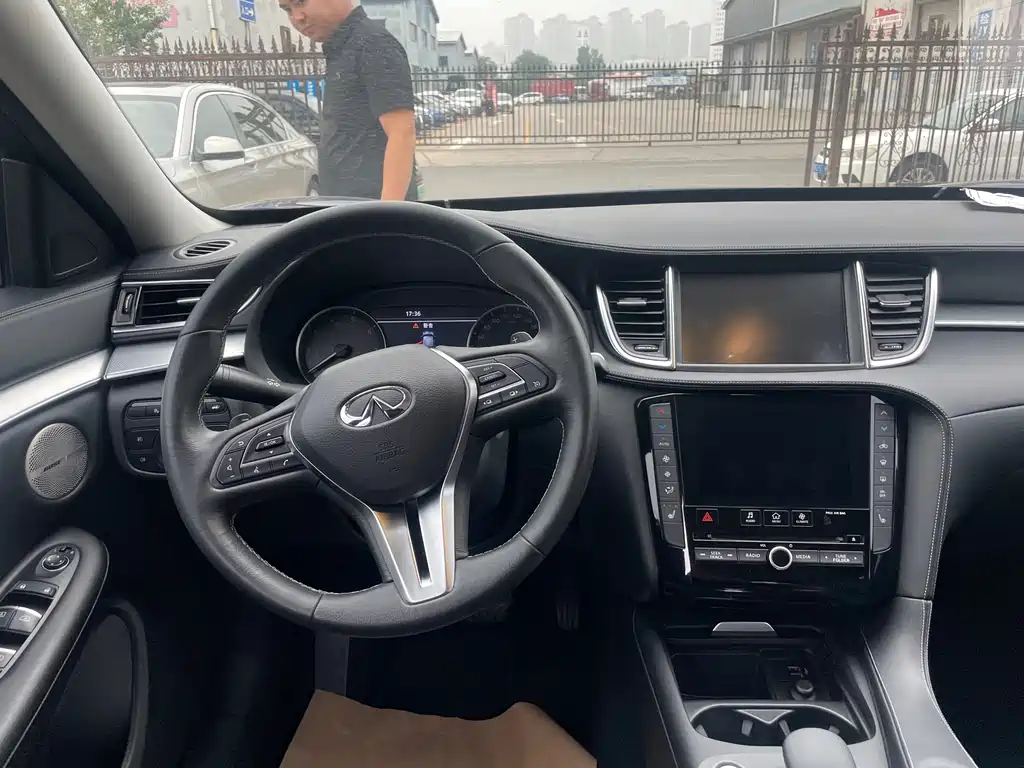 Infiniti QX50 2.0 T 2 WD Fashion