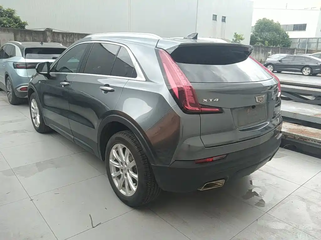 Cadillac XT4 28 T 2 WD Tech