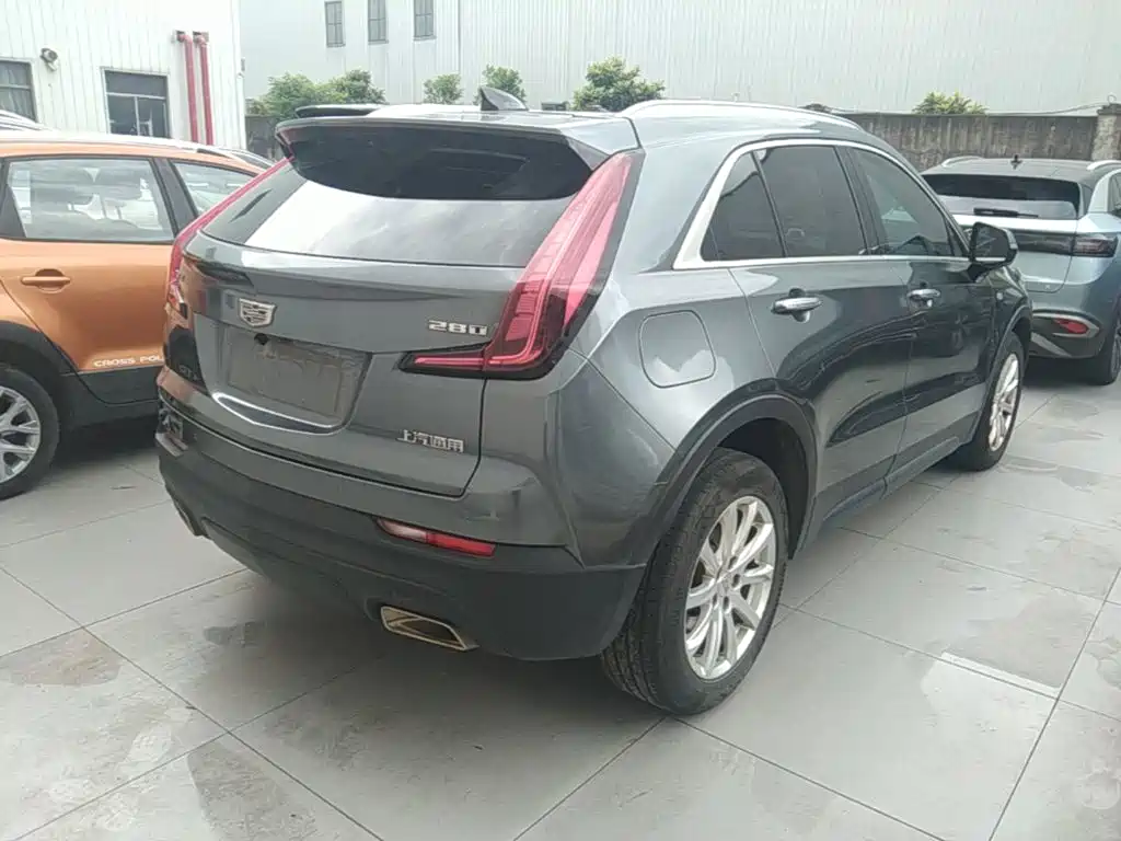 Cadillac XT4 28 T 2 WD Tech