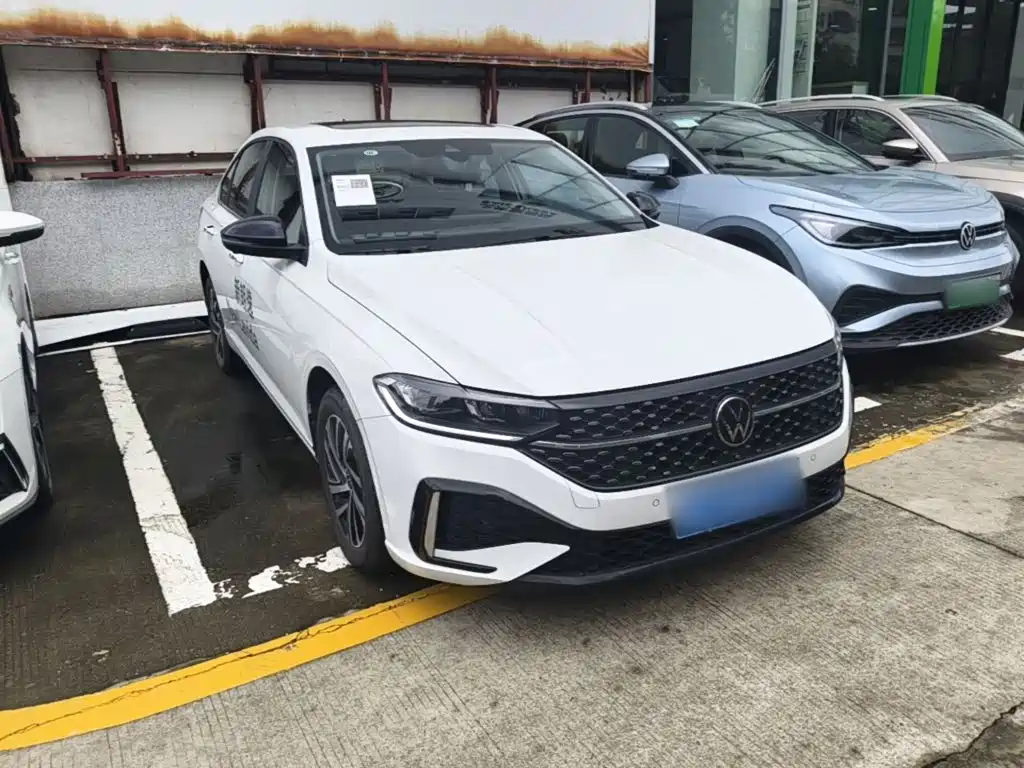Lavida 300 TSI DSG Starry Sky Leading