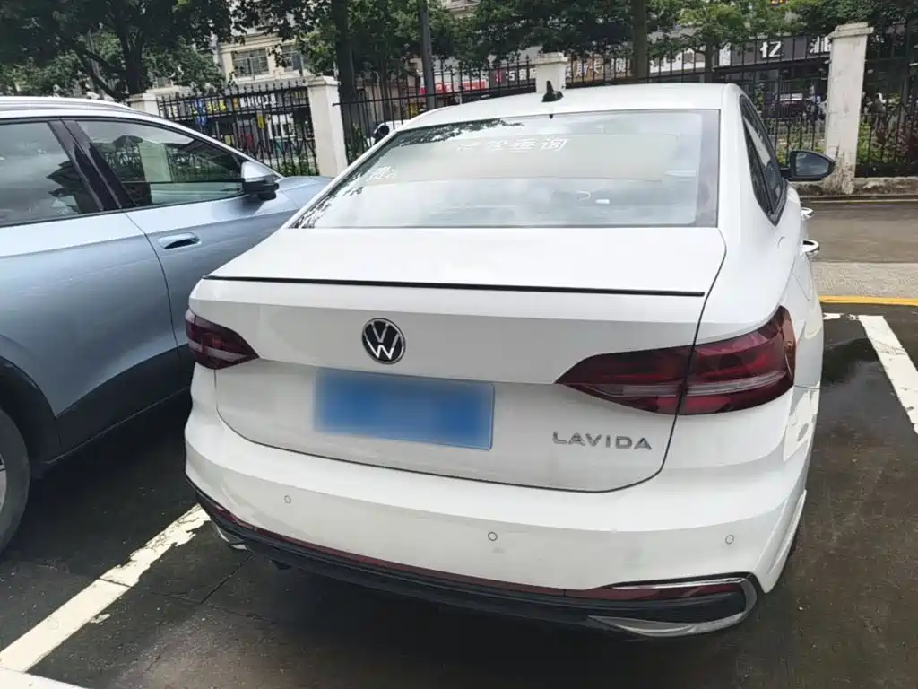 Lavida 300 TSI DSG Starry Sky Leading