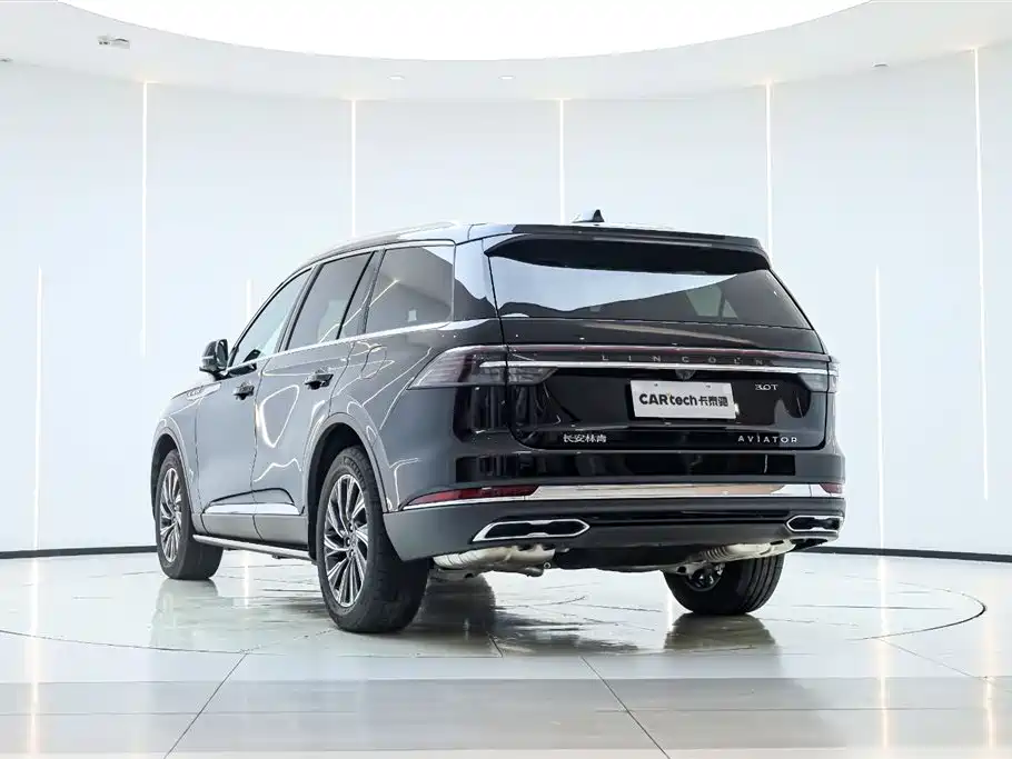 Aviator 3.0 T V6 4 WD Noble Elegant 6-seat
