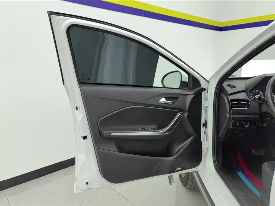 Tiggo 3 x 1.5 L CVT Outstanding