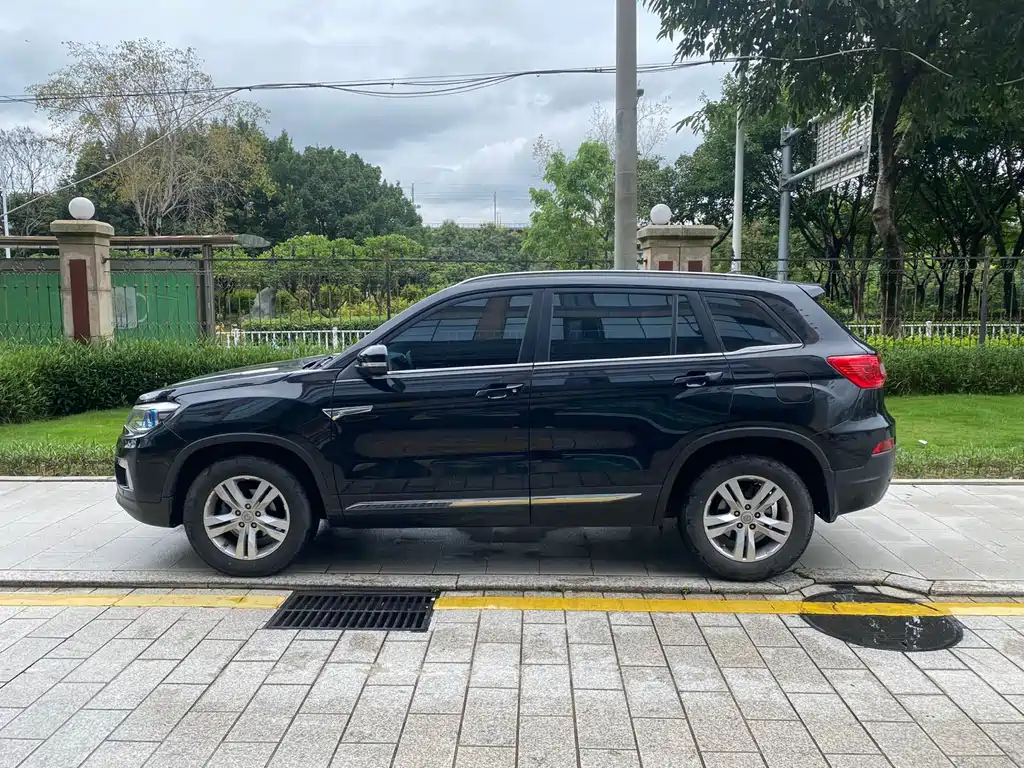 Changan CS75 2.0 L Manual Luxury CN-V