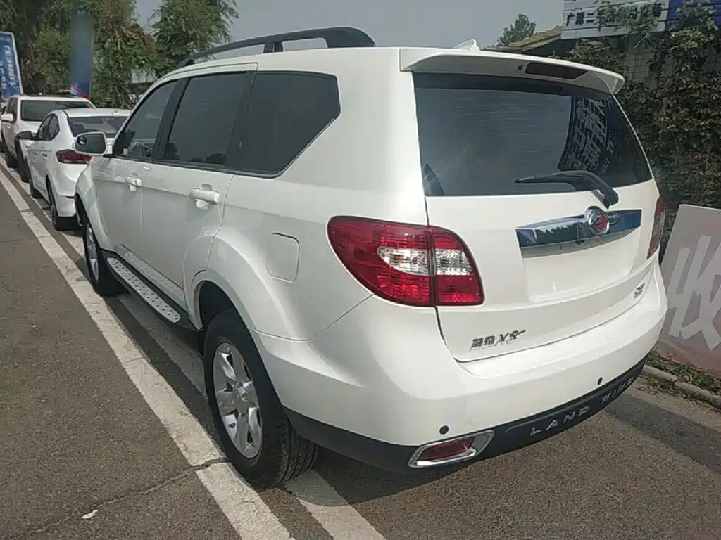 Landwind X8 陆风X8 2015款 探索版 2.0 T 汽油4 X2豪华型