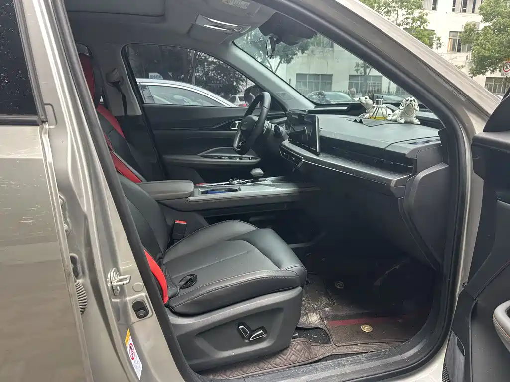Changan Oshan Z6 Blue Whale 1.5 T DCT Smart Leading