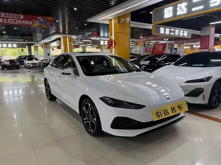 Roewe D7 DMH 125 km Transcend
