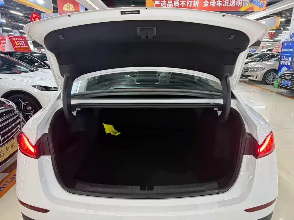 Roewe D7 DMH 125 km Transcend