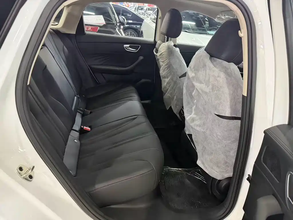 Roewe D7 DMH 125 km Transcend