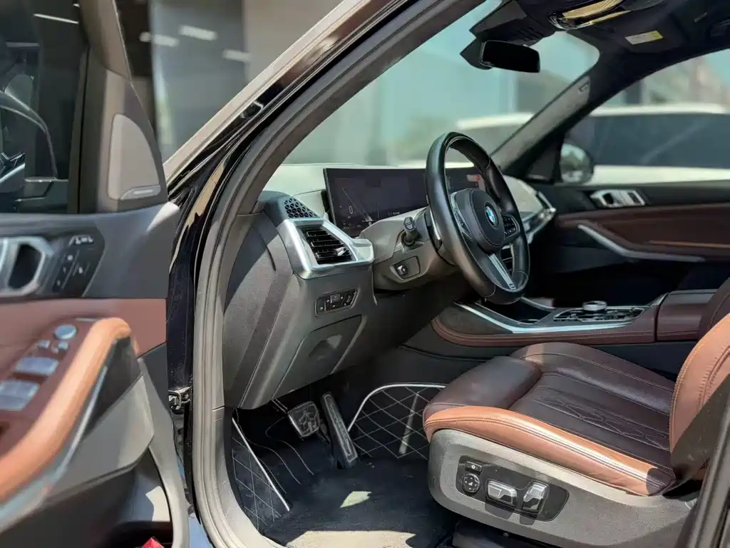 BMW X7 xDrive40 i Premium M Sport Package