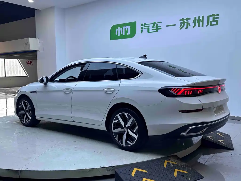 Lamando Lamando L 280 TSI DSG Spicy Cool