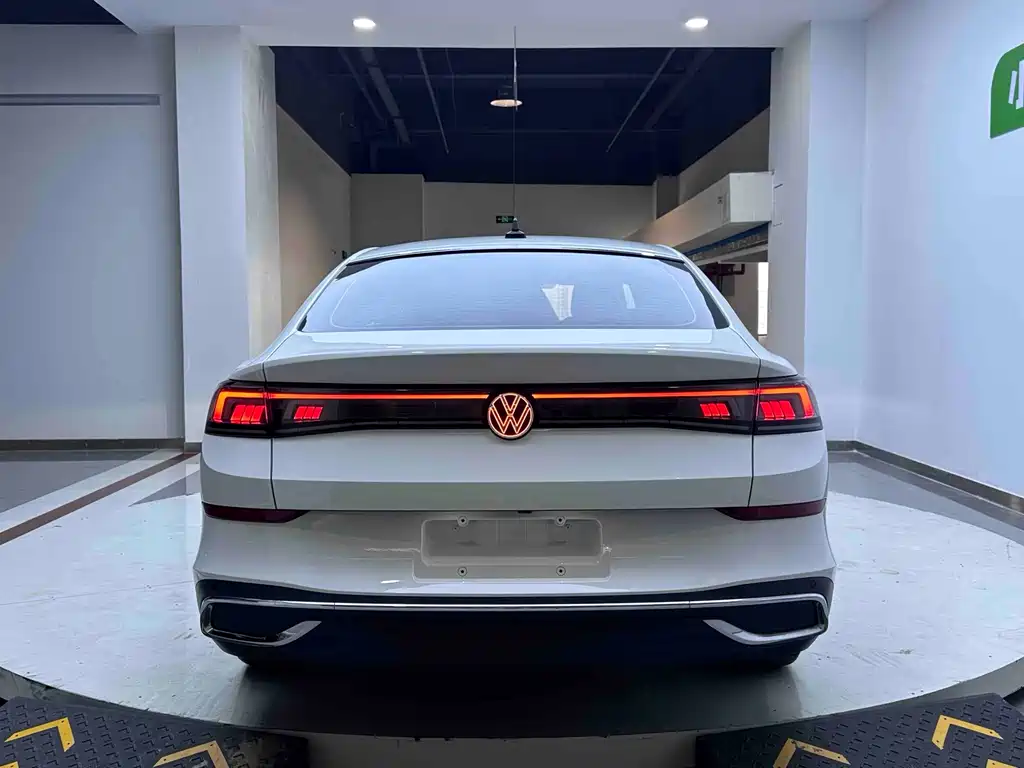 Lamando Lamando L 280 TSI DSG Spicy Cool