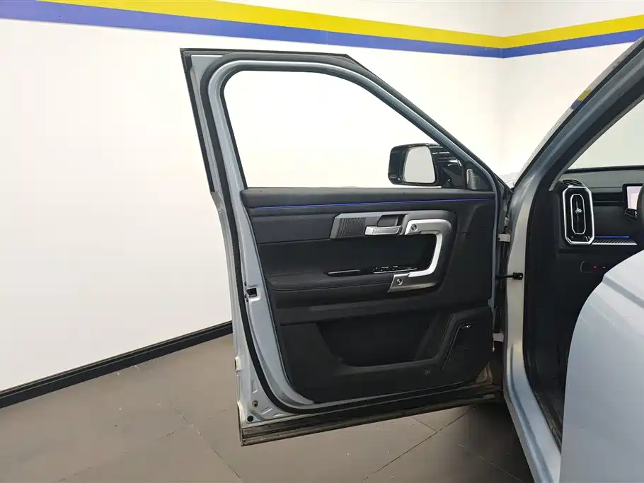 Explore 06 Urban 1.6 T 2 WD Luxury