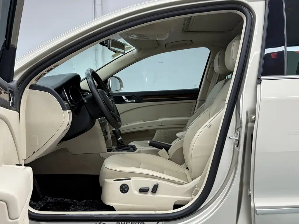 Superb 1.8 TSI Auto Elegant