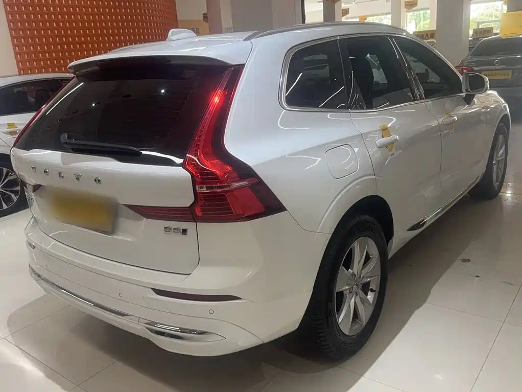 Volvo XC60 B5 4 WD Smart Ease Luxury