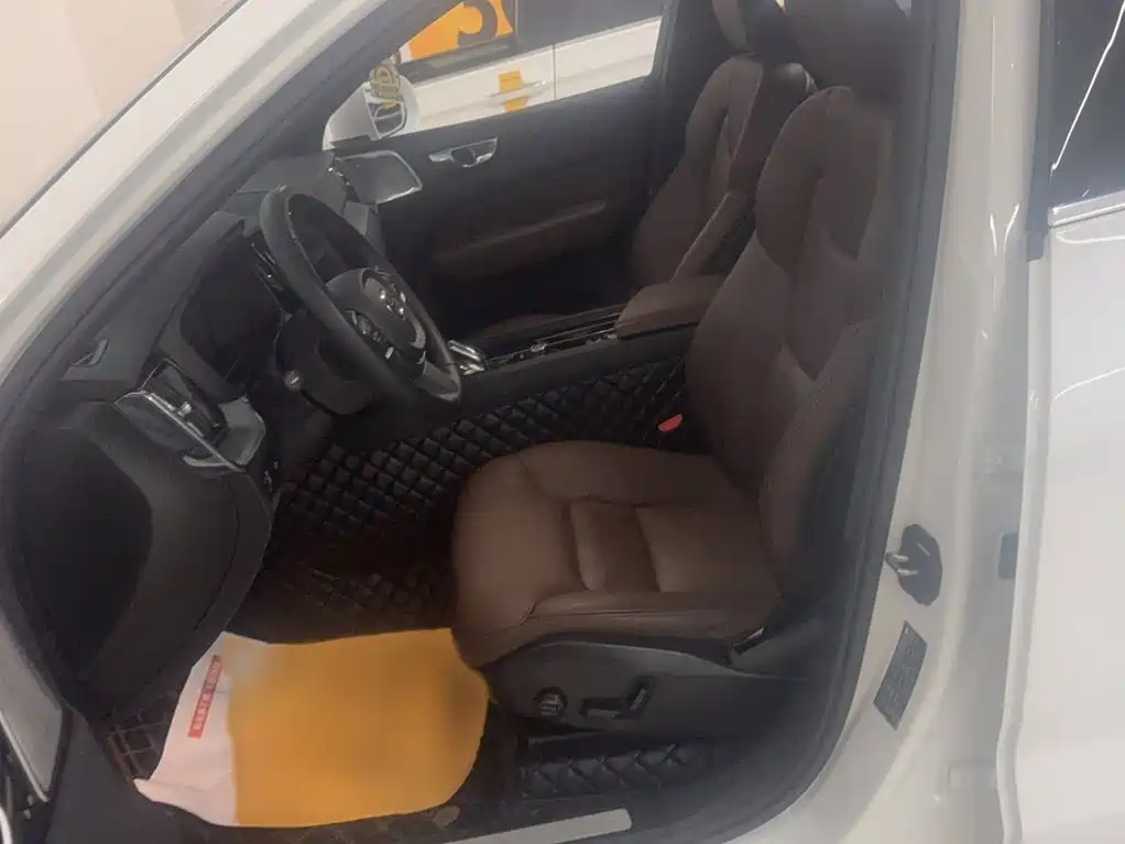 Volvo XC60 B5 4 WD Smart Ease Luxury