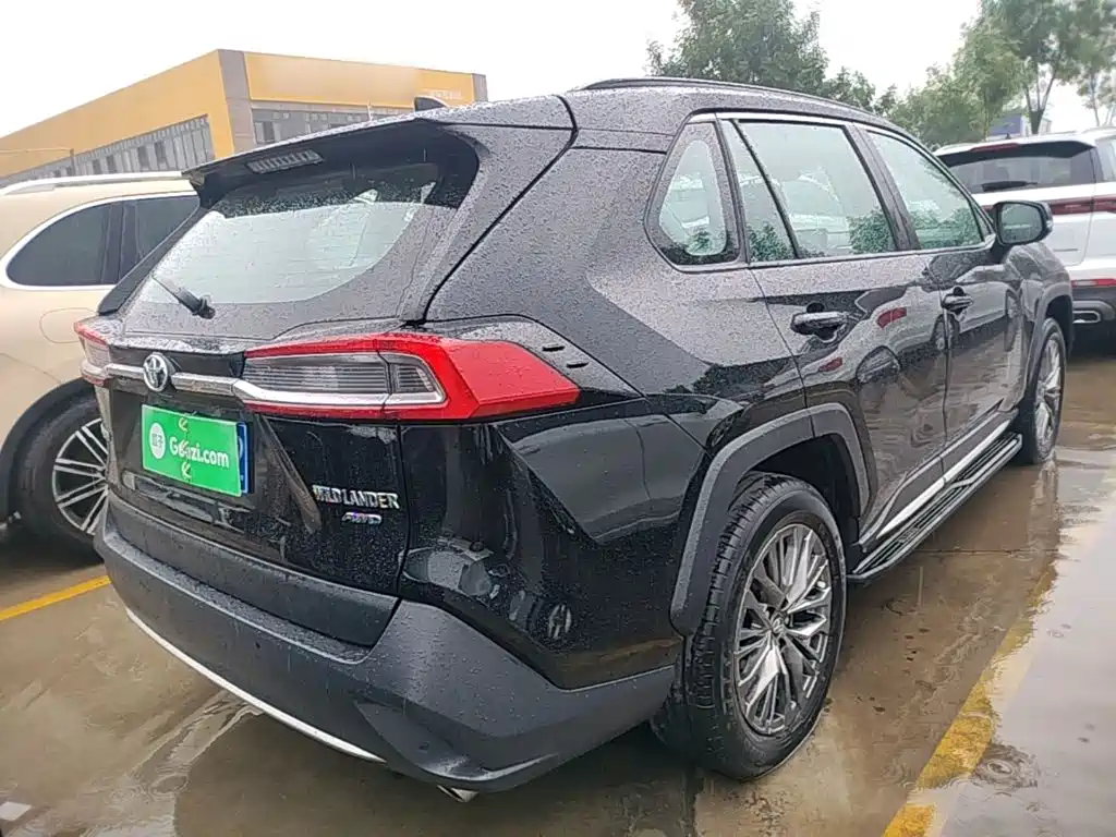 Wildlander 2.0 L CVT 4 WD Luxury PLUS