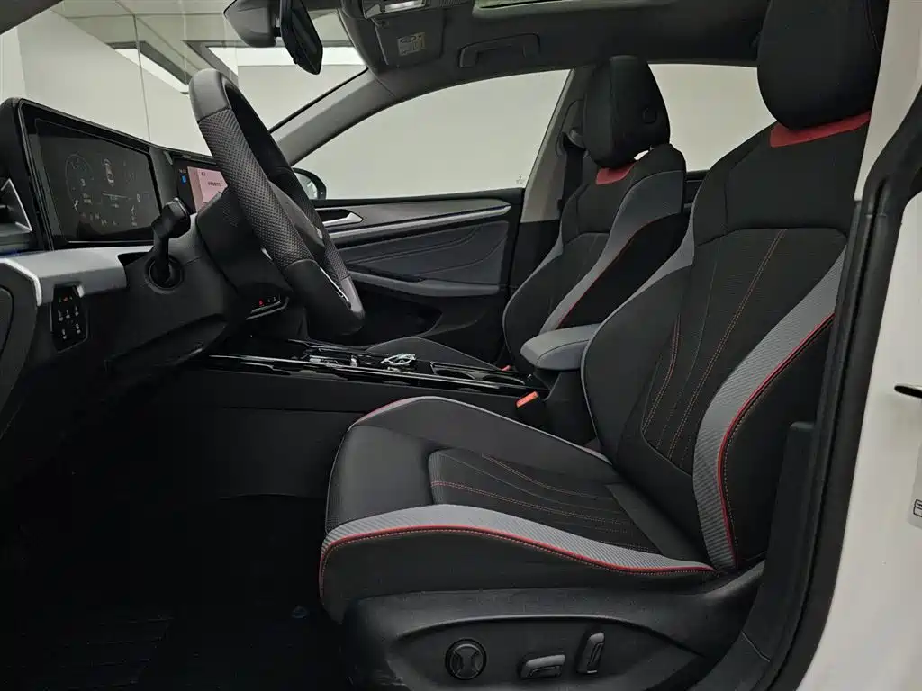 Lamando Lamando L 280 TSI DSG Spicy Cool