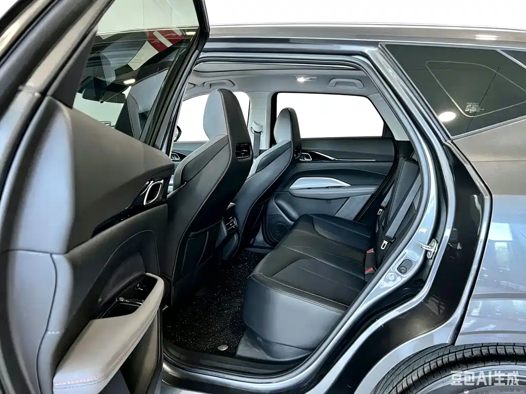 Changan Oshan Z6 Blue Whale 1.5 T DCT Smart Leading