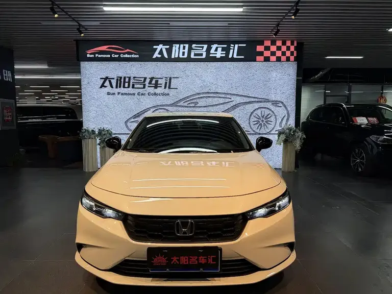 Honda Integra 240 TURBO CVT Phantom Night · Tech