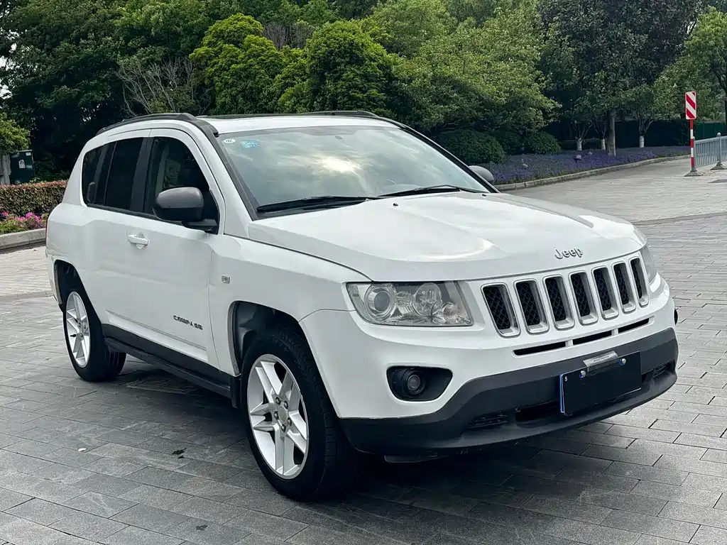 Compass (Import) 2.4 L 4 WD Luxury
