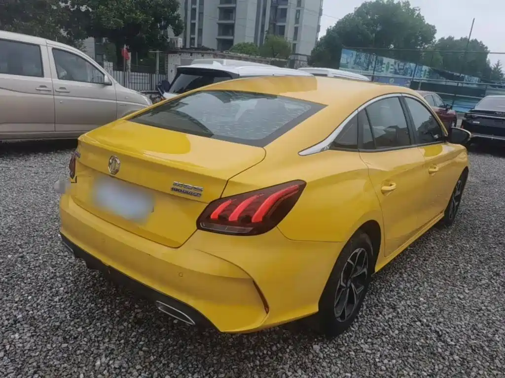 MG5 180 DVVT CVT Youth Luxury