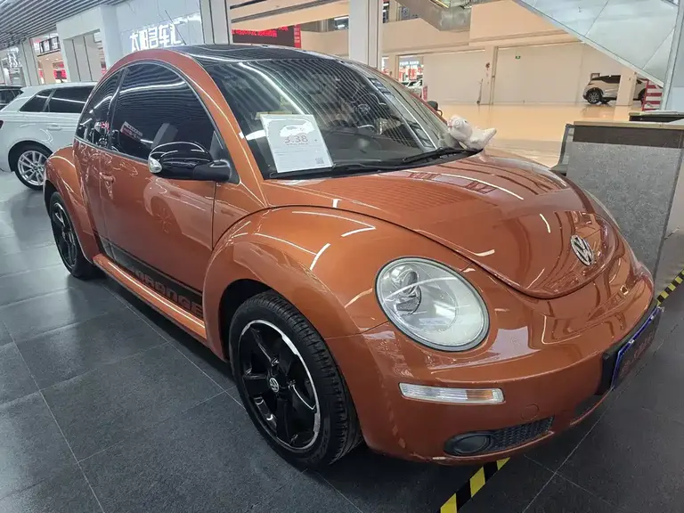 Volkswagen Beetle 2.0 BlackOrange Luxury