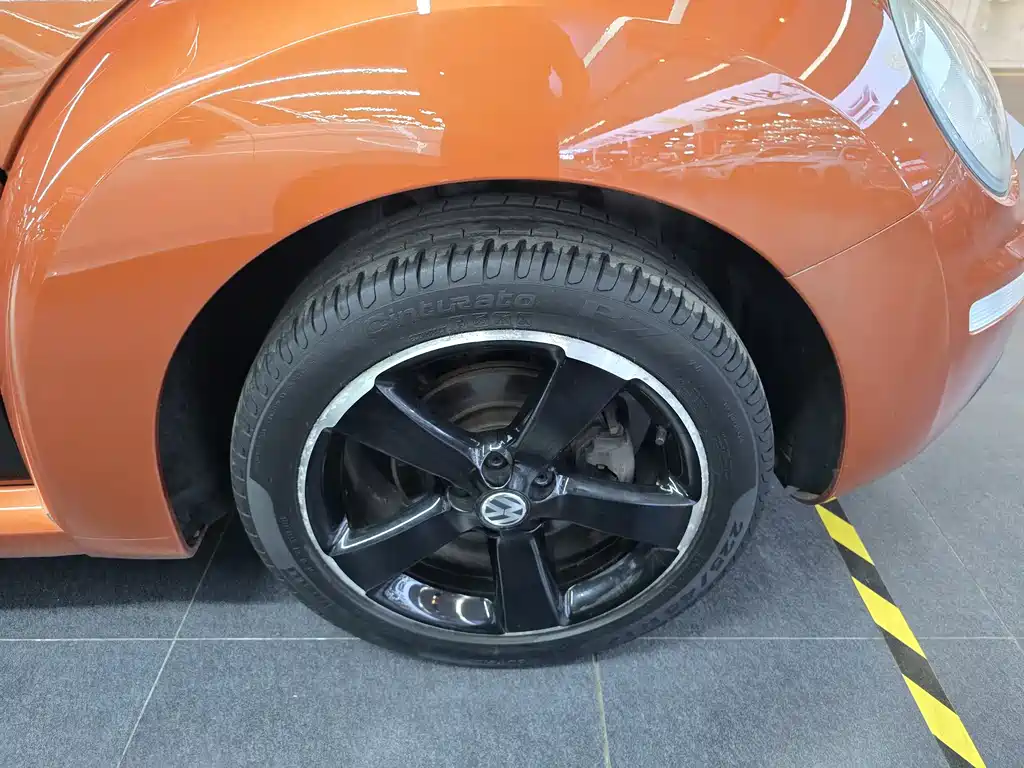 Beetle 2.0 BlackOrange Luxury
