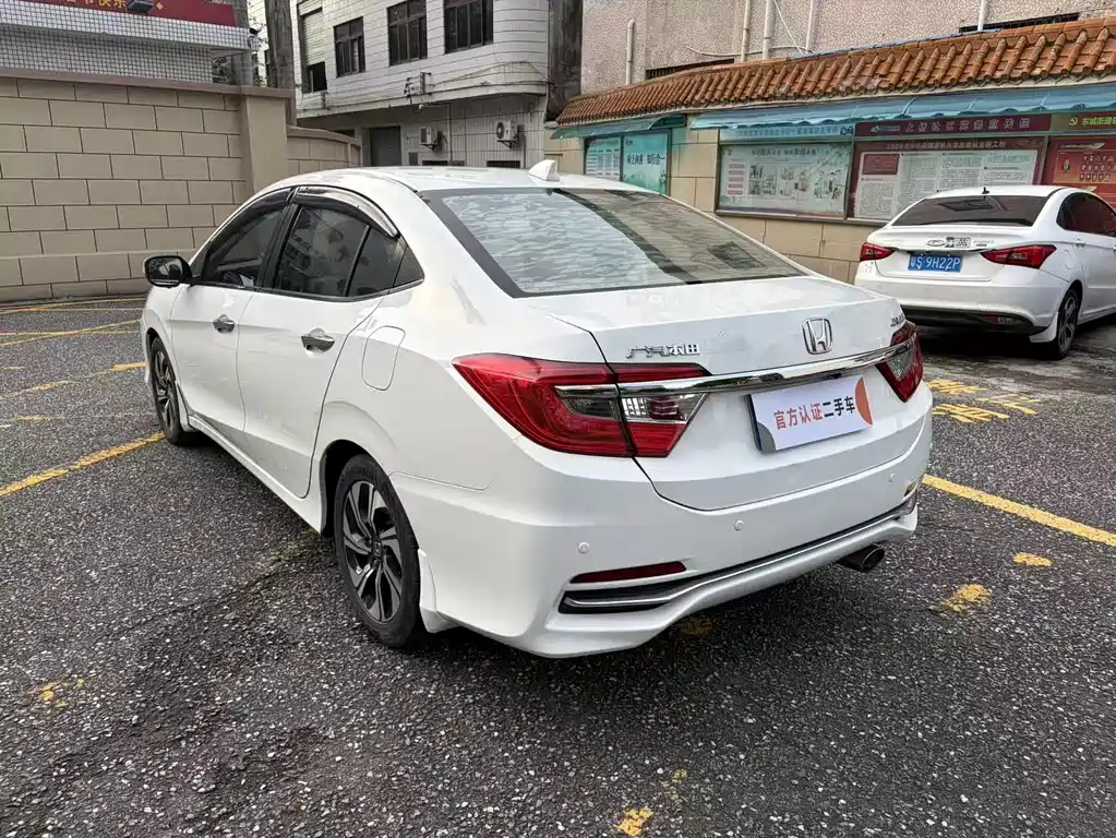 Crider 1.8 L CVT Comfort